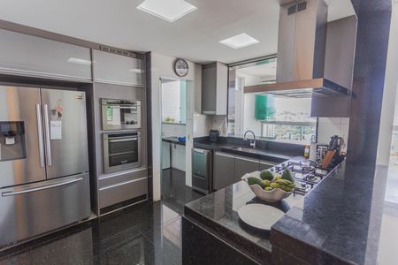 Apartamento à venda com 154m², 4 quartos e 3 vagasCozinha