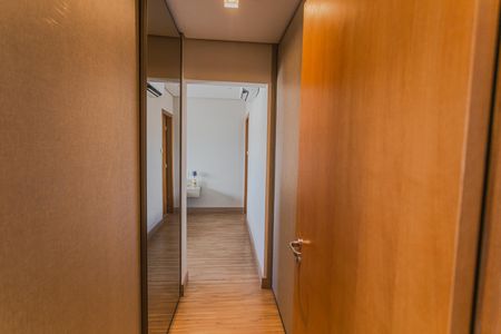 Apartamento à venda com 154m², 4 quartos e 3 vagasCorredor