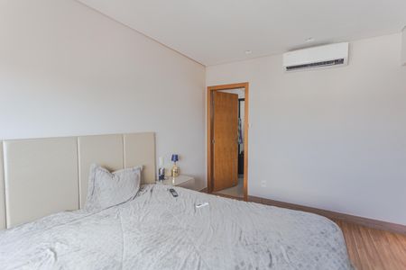 Apartamento à venda com 154m², 4 quartos e 3 vagasSuíte 1
