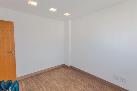 Apartamento à venda com 154m², 4 quartos e 3 vagasQuarto 2
