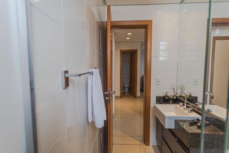 Apartamento à venda com 154m², 4 quartos e 3 vagasBanheiro Social