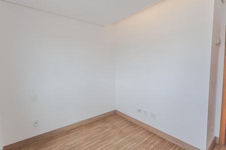 Apartamento à venda com 154m², 4 quartos e 3 vagasQuarto 