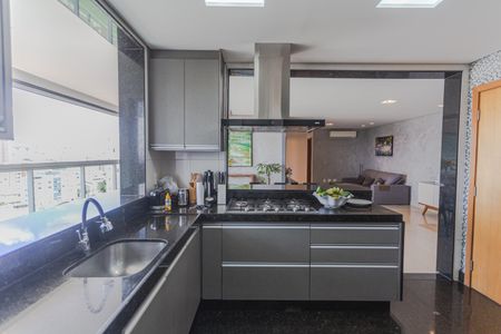Apartamento à venda com 154m², 4 quartos e 3 vagasCozinha