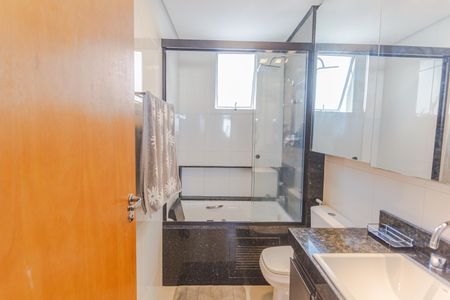 Apartamento à venda com 154m², 4 quartos e 3 vagasBanheiro da Suíte 1