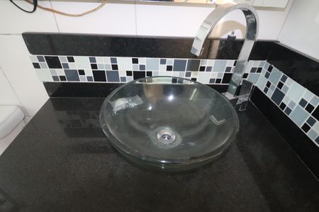 Apartamento à venda com 107m², 2 quartos e 3 vagasBanheiro Quarto 1 suíte