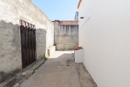 Casa de condomínio à venda com 40m², 2 quartos e 1 vagaQuintal