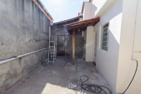 Casa de condomínio à venda com 40m², 2 quartos e 1 vagaQuintal