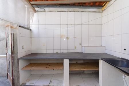 Casa de condomínio à venda com 40m², 2 quartos e 1 vagaÁrea de Serviço