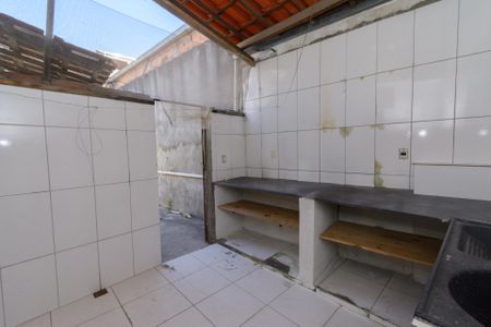 Casa de condomínio à venda com 40m², 2 quartos e 1 vagaÁrea de Serviço