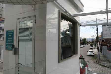 Apartamento para alugar com 75m², 2 quartos e 1 vagaFachada e portaria