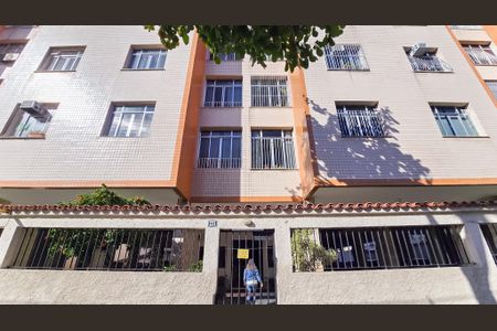 Apartamento para alugar com 72m², 2 quartos e 1 vaga Apartamento para alugar com 72m², 2 quartos e 1 vagaFachada