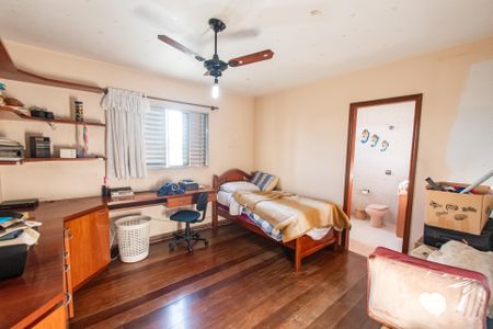 Casa à venda com 250m², 4 quartos e 4 vagasSuíte 2