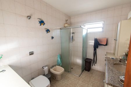 Casa à venda com 250m², 4 quartos e 4 vagasBanheiro