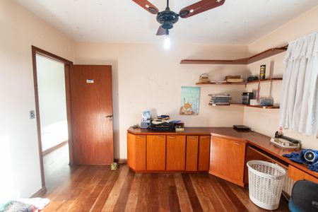 Casa à venda com 250m², 4 quartos e 4 vagasSuíte 2