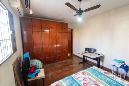 Casa à venda com 250m², 4 quartos e 4 vagasSuíte 1