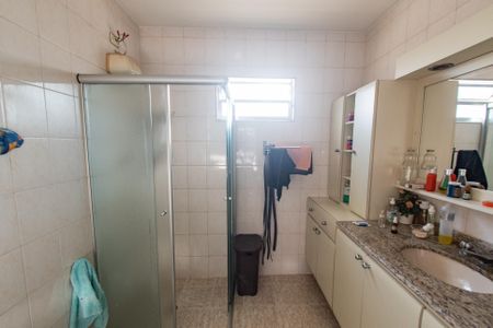 Casa à venda com 250m², 4 quartos e 4 vagasBanheiro