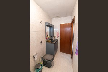 Casa à venda com 250m², 4 quartos e 4 vagasBanheiro da suíte 1