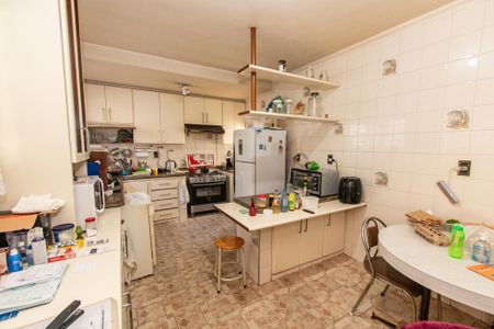 Casa à venda com 250m², 4 quartos e 4 vagasCozinha