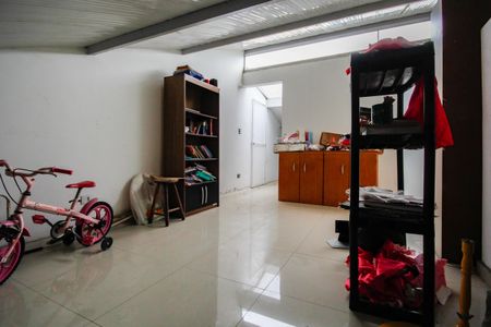 Casa para alugar com 103m², 3 quartos e 2 vagasSótão