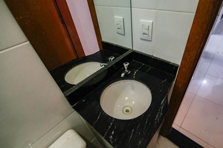 Casa para alugar com 103m², 3 quartos e 2 vagasBanheiro