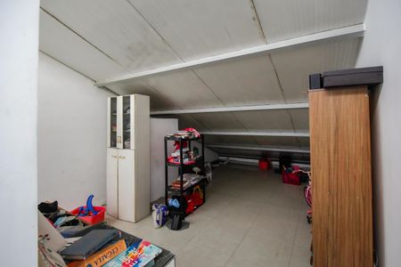 Casa para alugar com 103m², 3 quartos e 2 vagasSótão