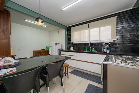 Casa à venda com 240m², 3 quartos e 2 vagasCozinha
