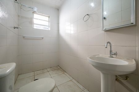 Casa à venda com 240m², 3 quartos e 2 vagasEdícula - Banheiro