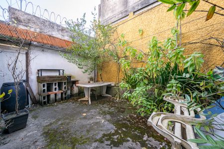 Casa à venda com 240m², 3 quartos e 2 vagasQuintal