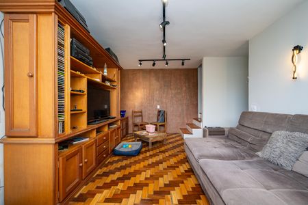 Casa à venda com 240m², 3 quartos e 2 vagasSala