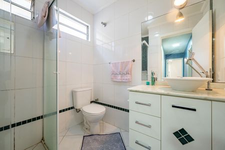 Casa à venda com 240m², 3 quartos e 2 vagasBanheiro 1