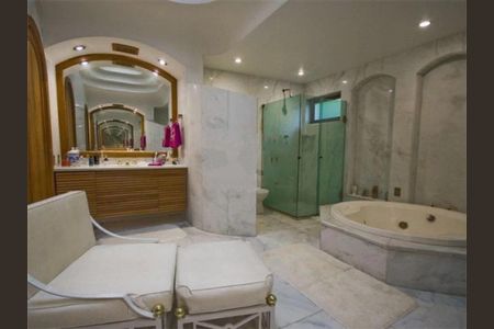 Casa à venda com 1350m², 5 quartos e 5 vagas