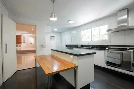 Casa à venda com 4 quartos, 345m² em Vila Ida, São Paulo