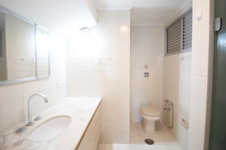 Apartamento à venda com 105m², 3 quartos e 2 vagasBanheiro da Suíte