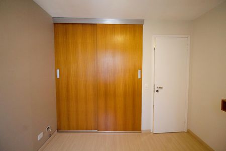 Apartamento à venda com 105m², 3 quartos e 2 vagasQuarto 