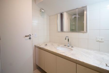 Apartamento à venda com 105m², 3 quartos e 2 vagasBanheiro da Suíte