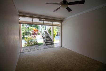 Casa à venda com 696m², 3 quartos e 6 vagasÁrea comum