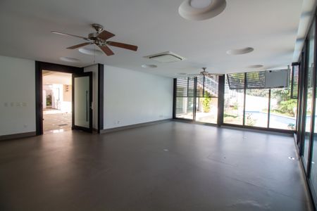 Casa à venda com 696m², 3 quartos e 6 vagasÁrea comum