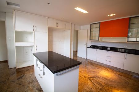 Casa à venda com 696m², 3 quartos e 6 vagasCozinha