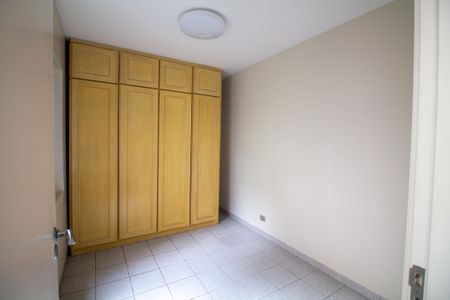 Casa à venda com 696m², 3 quartos e 6 vagasQuarto de Serviço