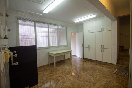 Casa à venda com 696m², 3 quartos e 6 vagasÁrea de Serviço /Lavanderia