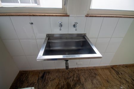 Casa à venda com 696m², 3 quartos e 6 vagasÁrea de Serviço