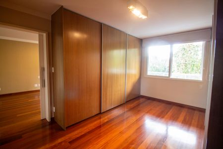 Casa à venda com 696m², 3 quartos e 6 vagasSuíte 3