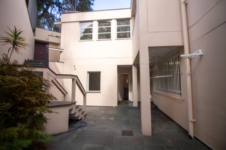 Casa à venda com 696m², 3 quartos e 6 vagasQuintal