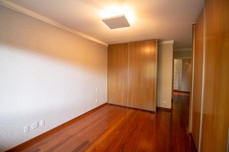 Casa à venda com 696m², 3 quartos e 6 vagasSuíte 1