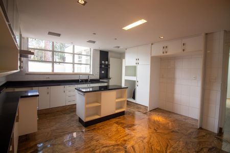 Casa à venda com 696m², 3 quartos e 6 vagasCozinha
