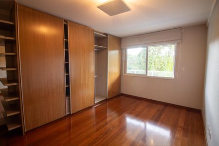 Casa à venda com 696m², 3 quartos e 6 vagasSuíte 1