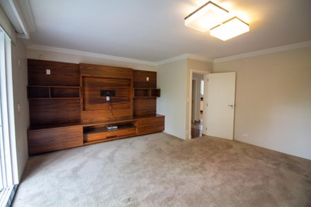 Casa à venda com 696m², 3 quartos e 6 vagasSala de TV