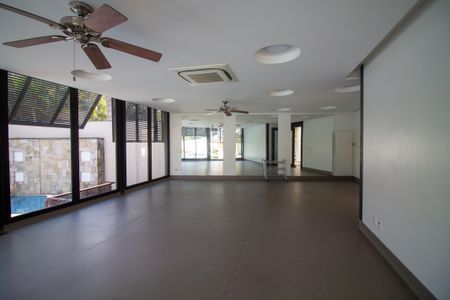 Casa à venda com 696m², 3 quartos e 6 vagasÁrea comum