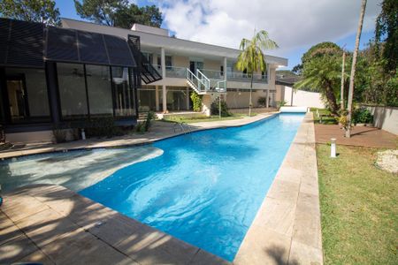 Casa à venda com 696m², 3 quartos e 6 vagasÁrea comum - Piscina