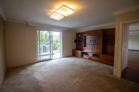 Casa à venda com 696m², 3 quartos e 6 vagasSala de TV